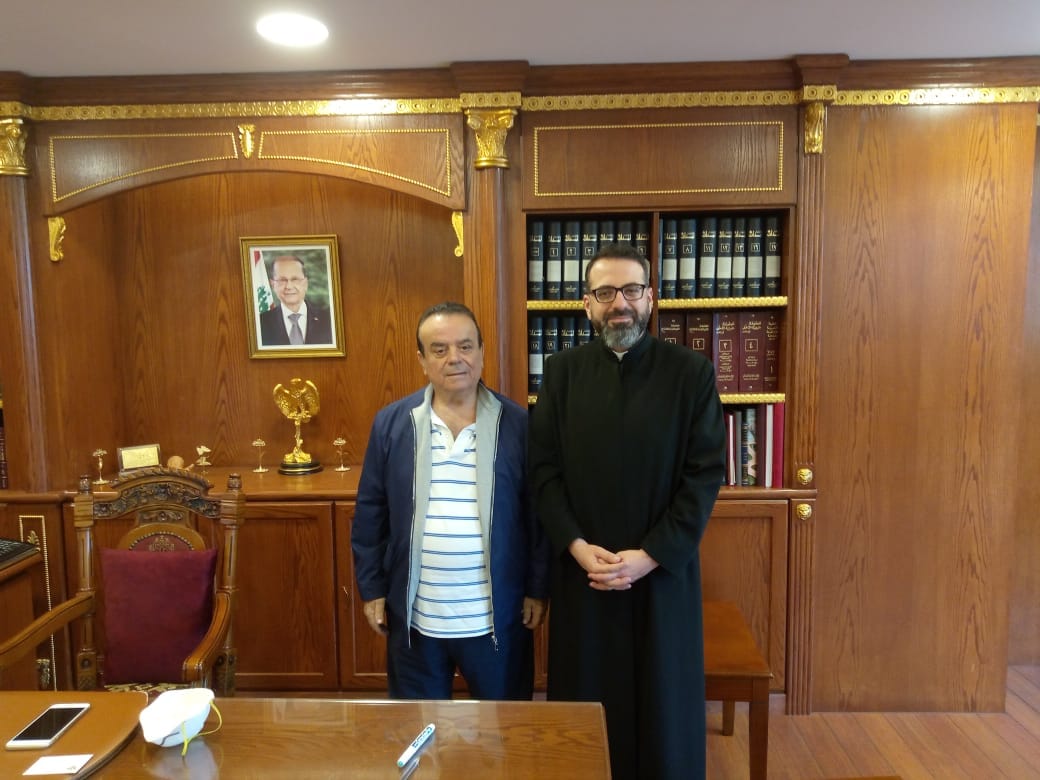 المونسنيور طرابلسي يزور رئيس بلدية الجديدة – البوشرية السدّ