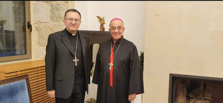المطران قصارجي يزور السفير البابوي  في لبنان